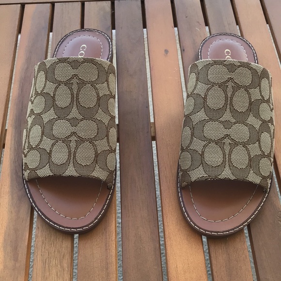 Hazel Sandal In Signature Jacquard - Picture 5 of 8